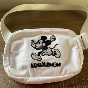 Lululemon Disney Everywhere Belt Bag 1L White Mickey in Motion Graphic
